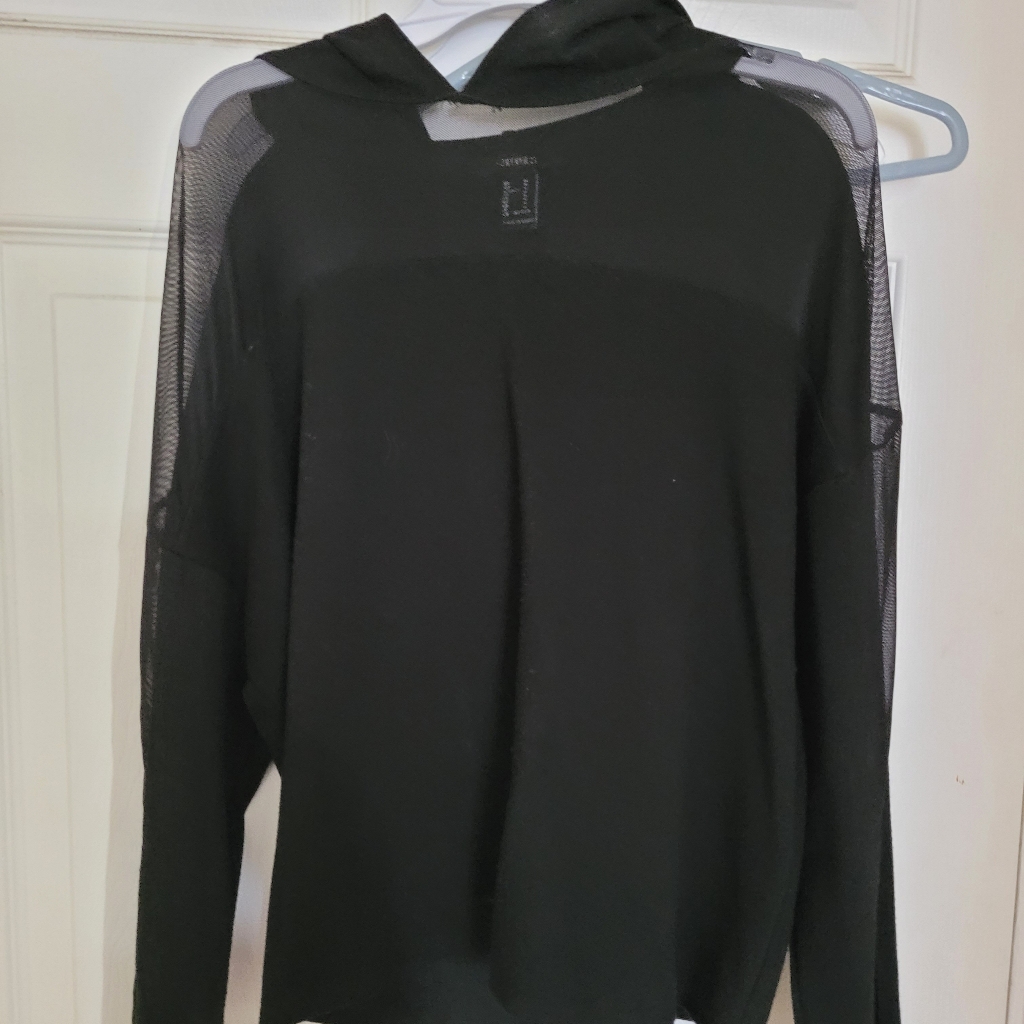 Mesh Pull Over